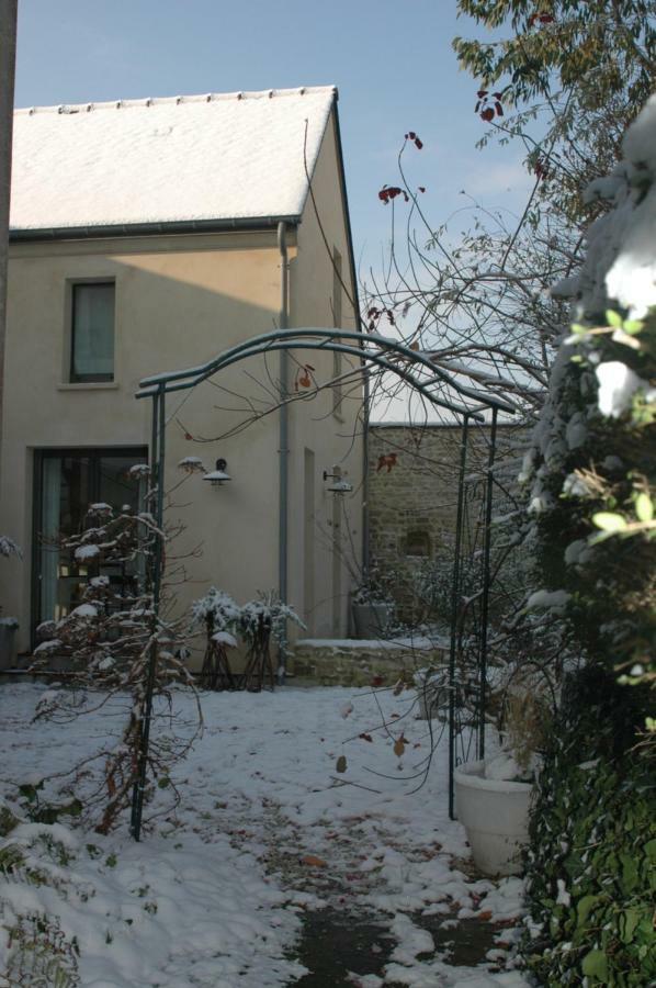 Le Petit Valhalla Bayeux Bagian luar foto