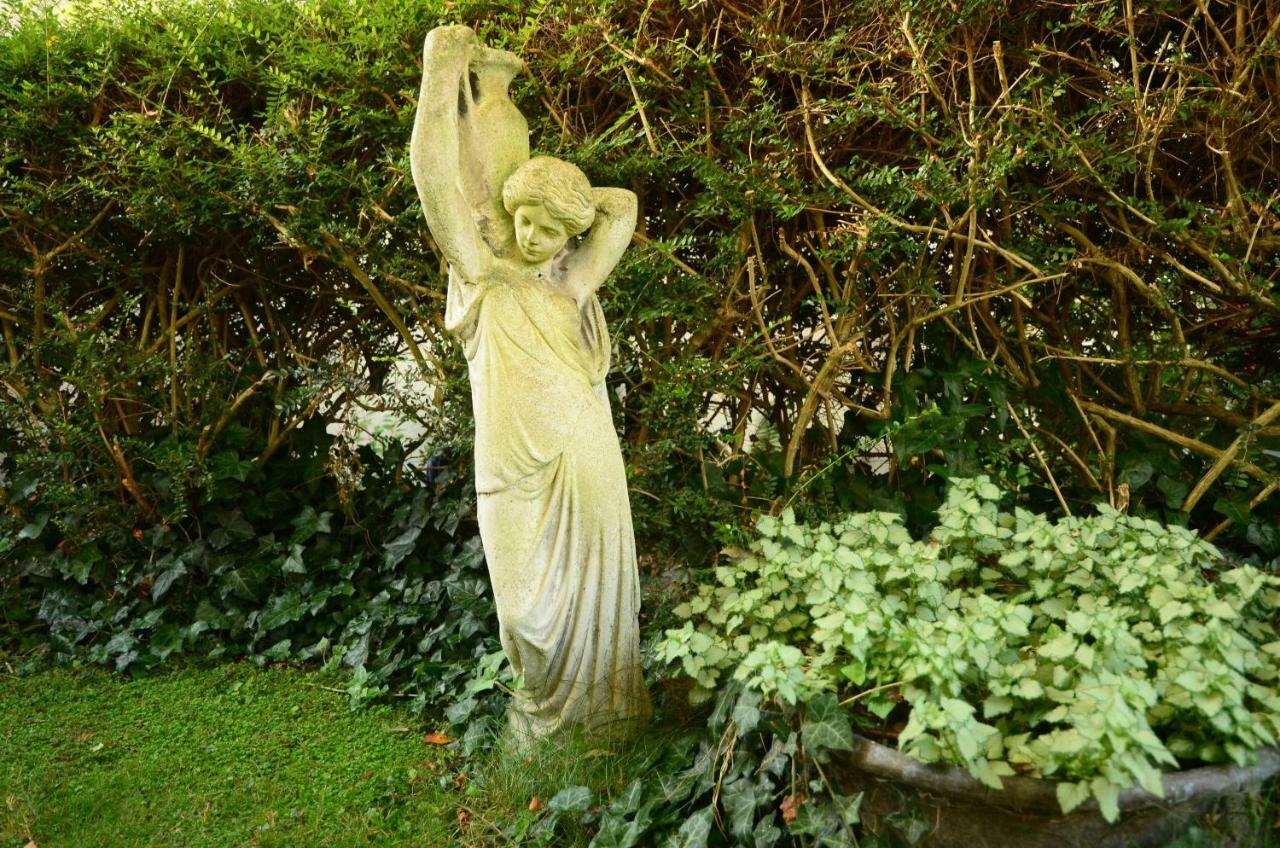Le Petit Valhalla Bayeux Bagian luar foto